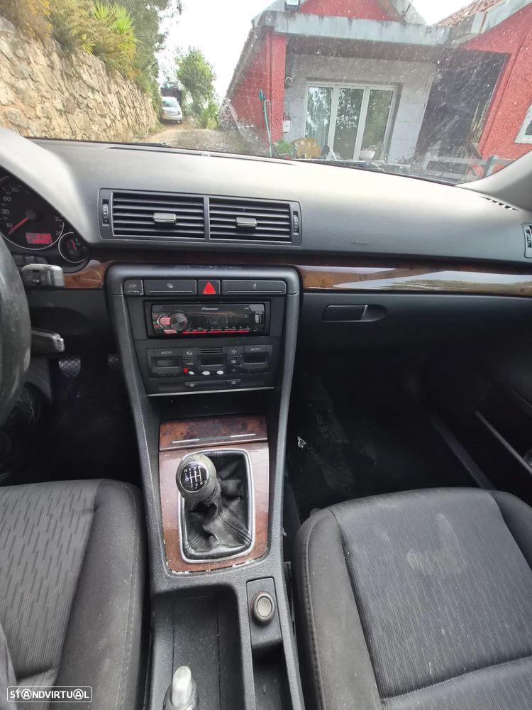 Audi A4 2.0 TDI Advance - 10
