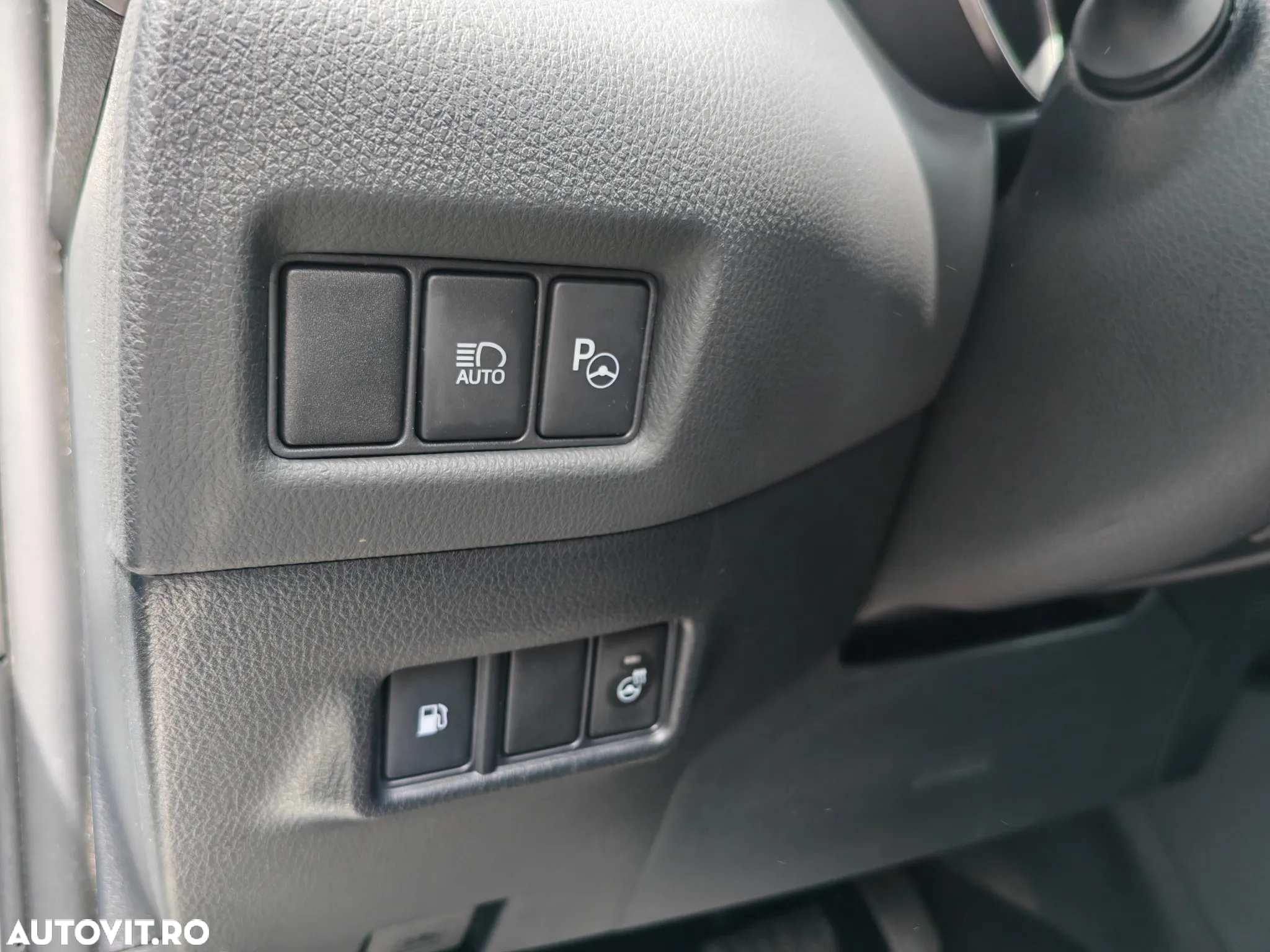 Toyota C-HR 1.8 HSD 4x2 CVT C-lassy LED - 17