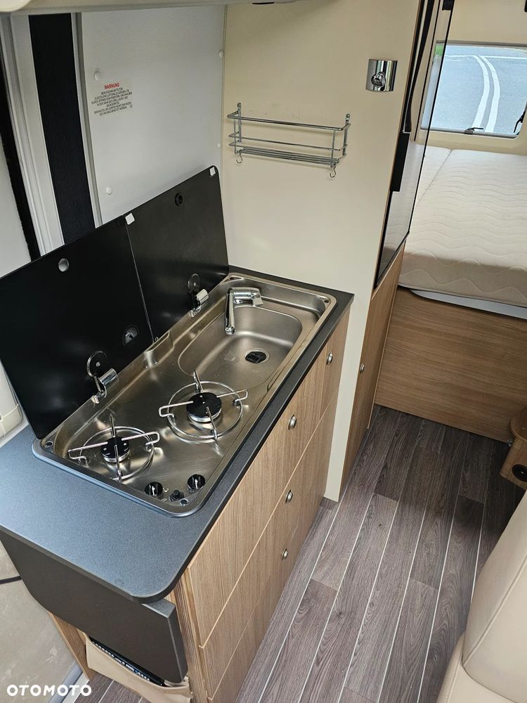Adria TWIN 600 LUX Zimowy Hak MAX doposażony - 16