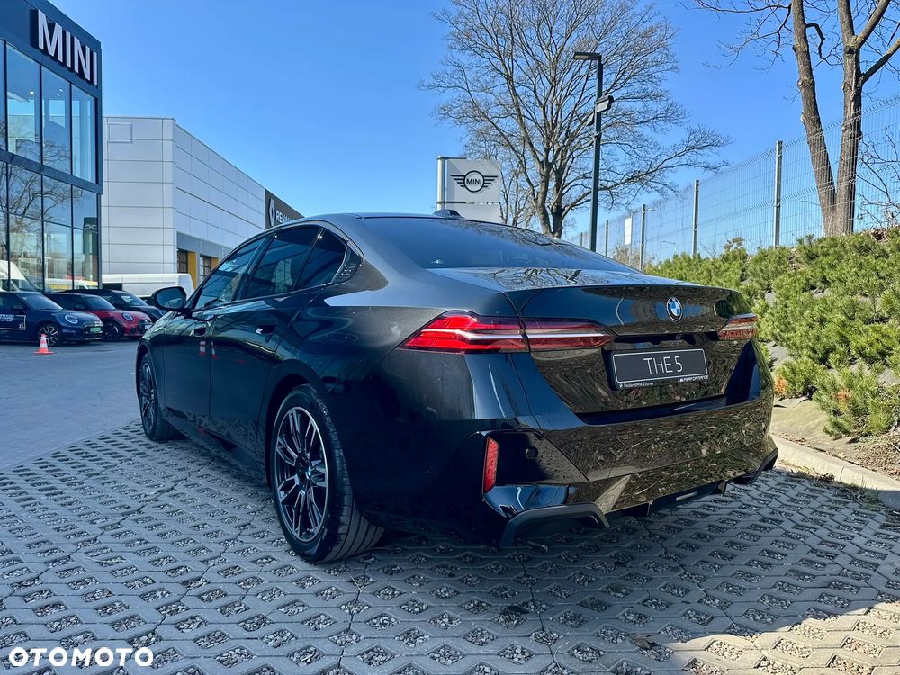 BMW Seria 5 520d xDrive mHEV - 3