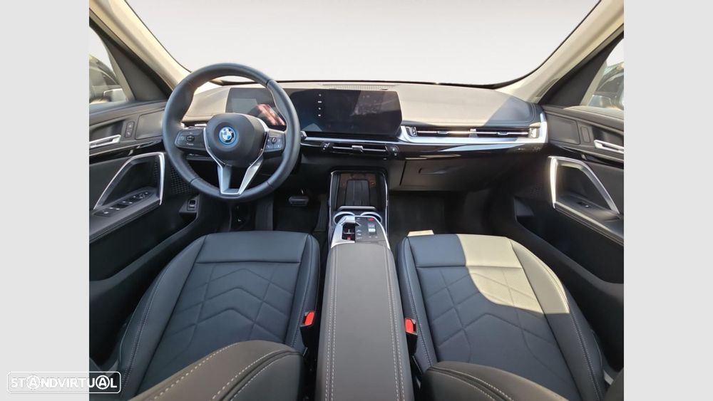 BMW iX1 eDrive20 xLine - 11