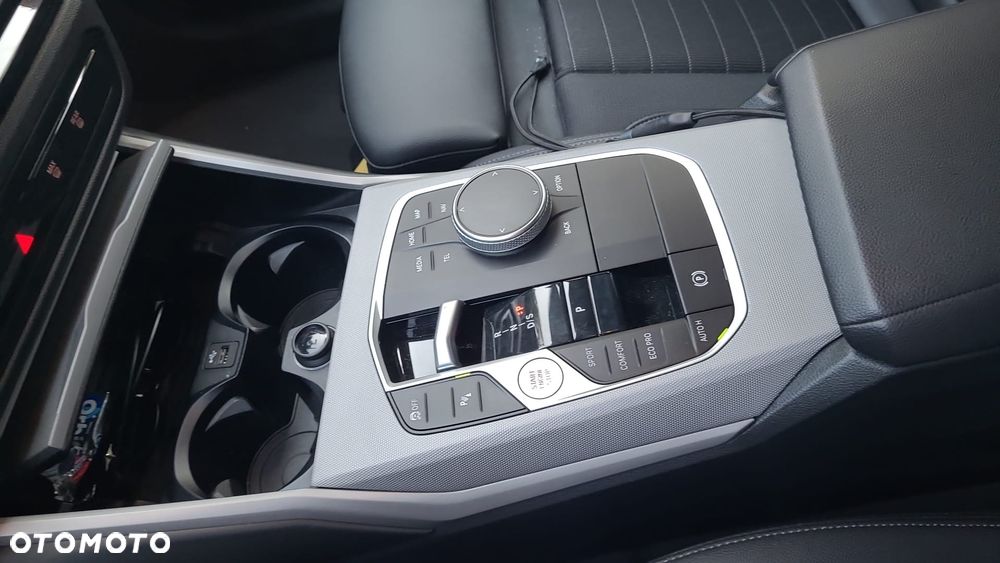 BMW Seria 3 320d mHEV - 30