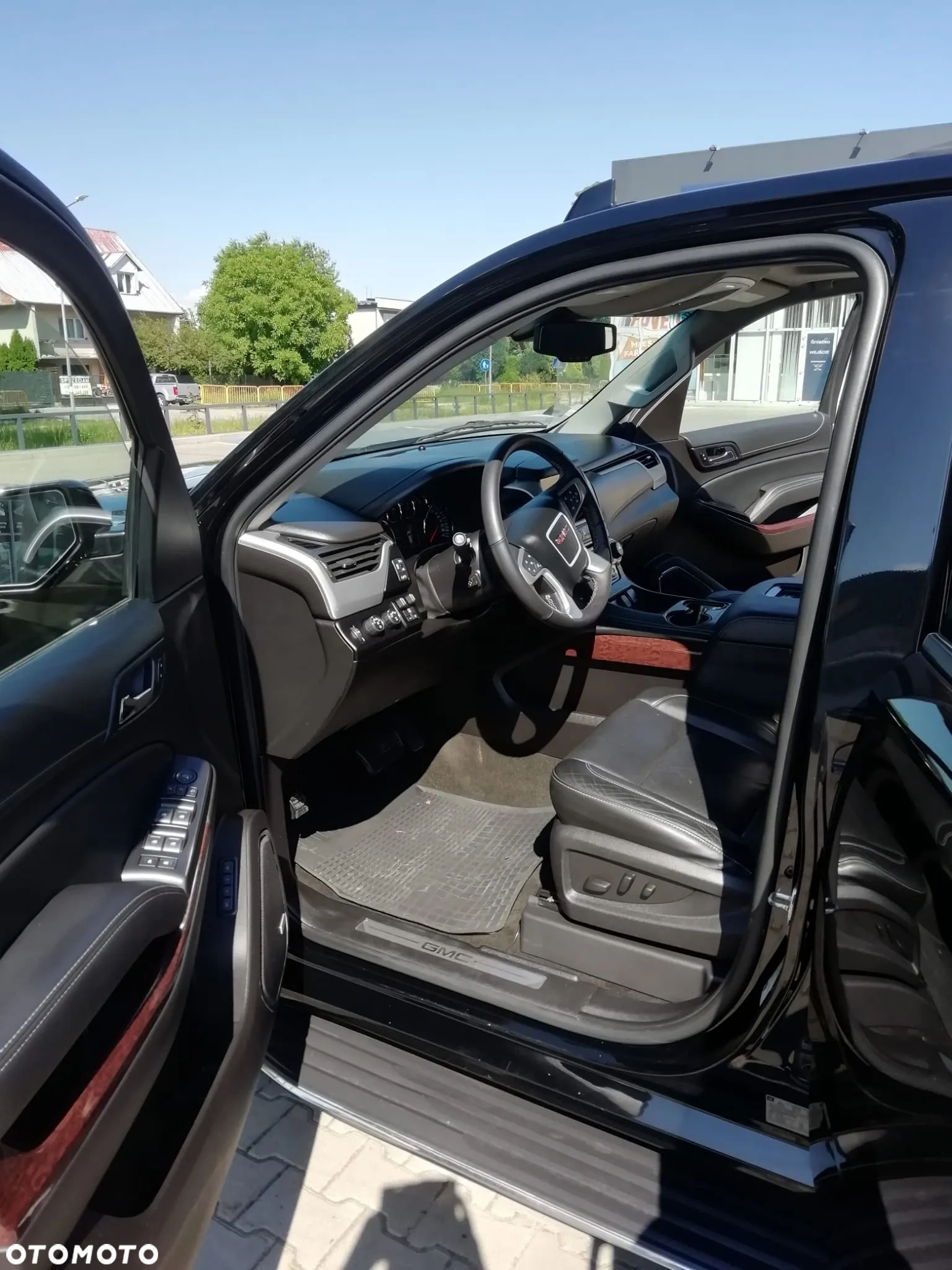 GMC Yukon - 4