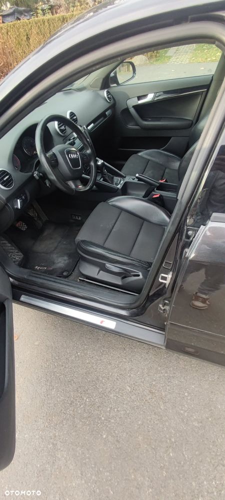 Audi A3 Sportback 1.6 TDI DPF S line Sportpaket - 2