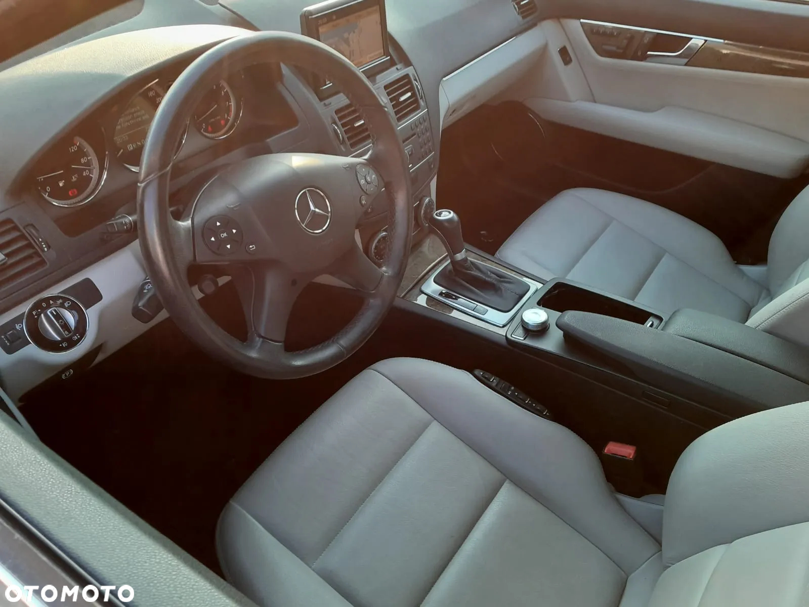 Mercedes-Benz Klasa C 250 CGI BlueEff Elegance - 11