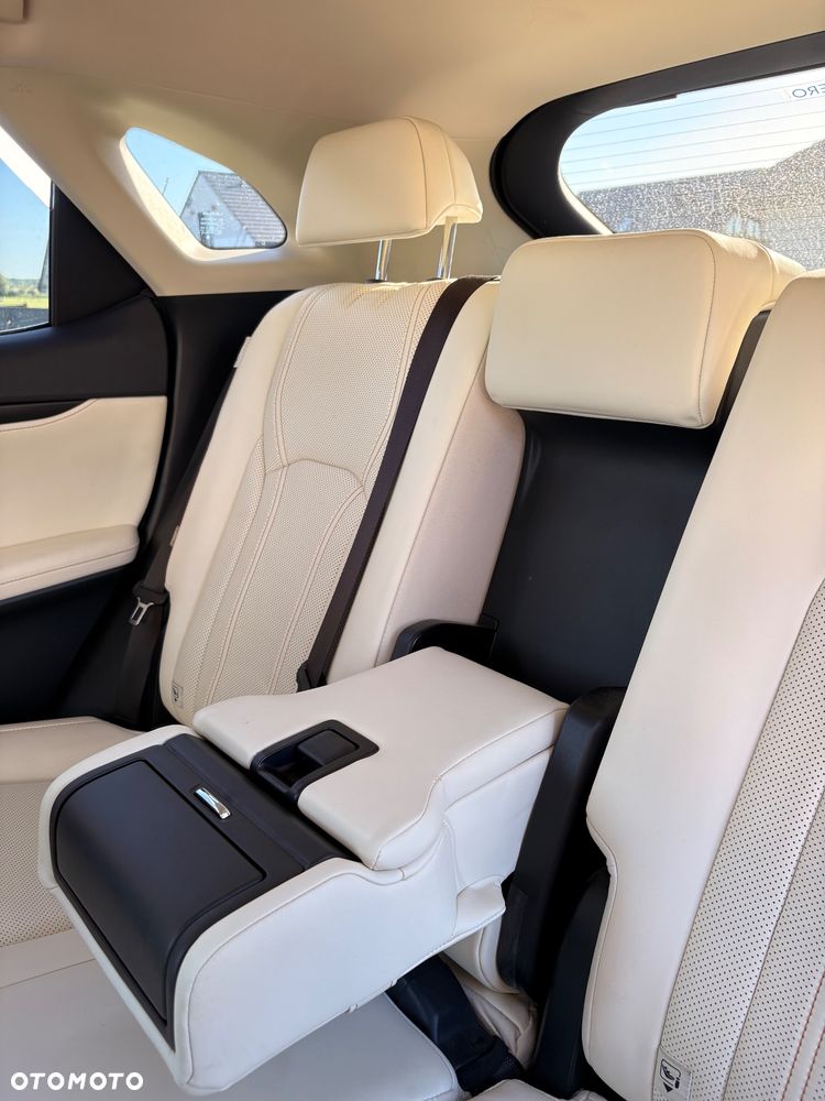 Lexus RX - 16