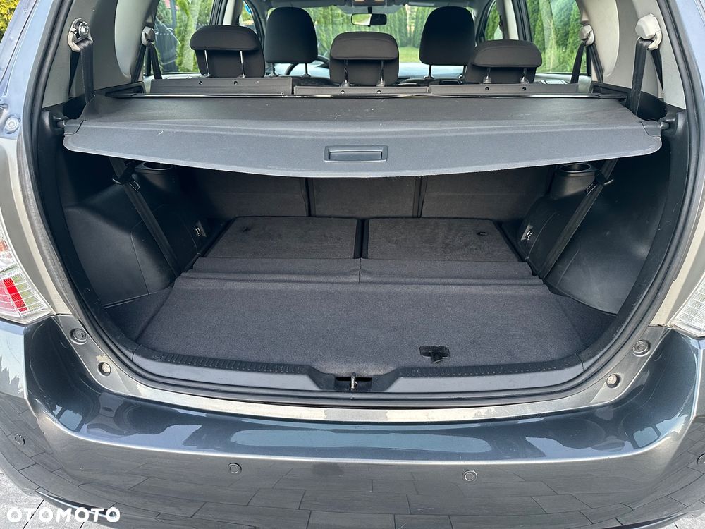 Toyota Verso 2.0 D-4D 2010 7os - 9
