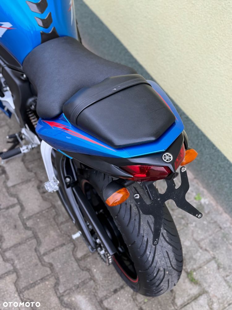 Yamaha FZ - 21