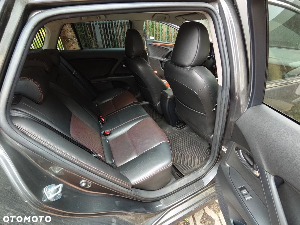 Toyota Avensis 1.8 Active MS - 10