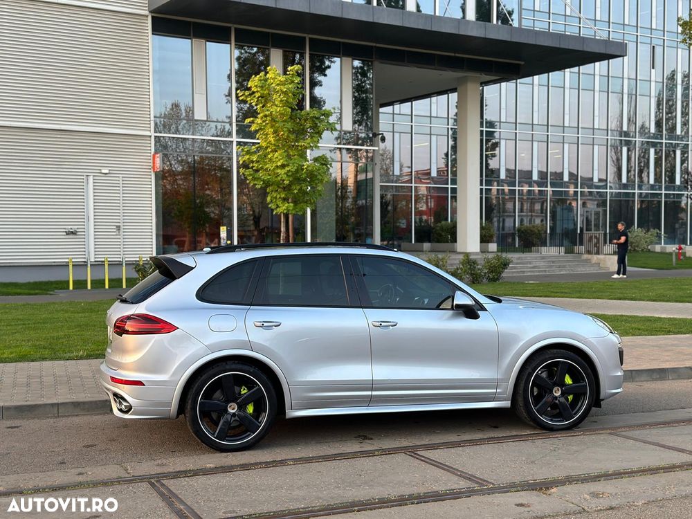 Porsche Cayenne - 3