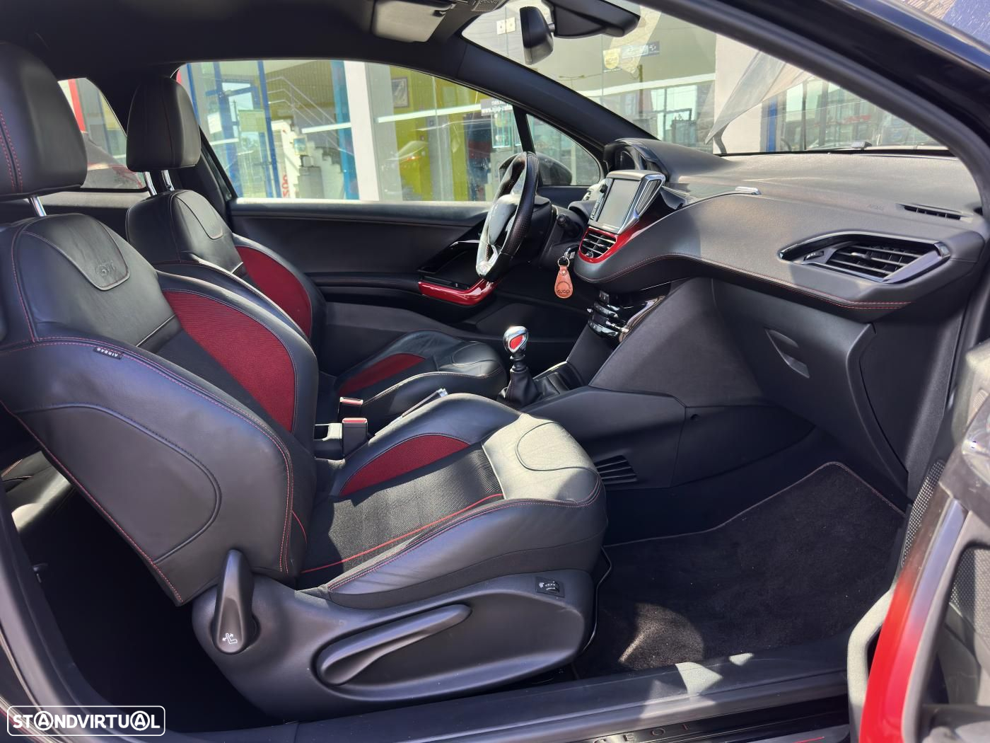 Peugeot 208 GTI 200 THP - 22