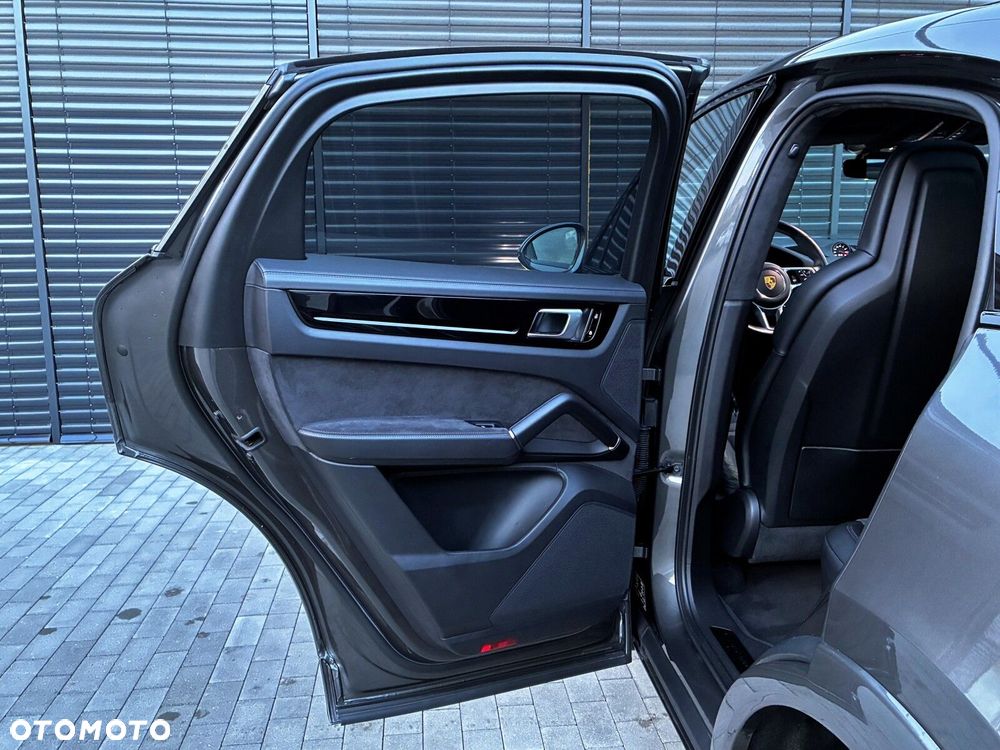 Porsche Cayenne - 33