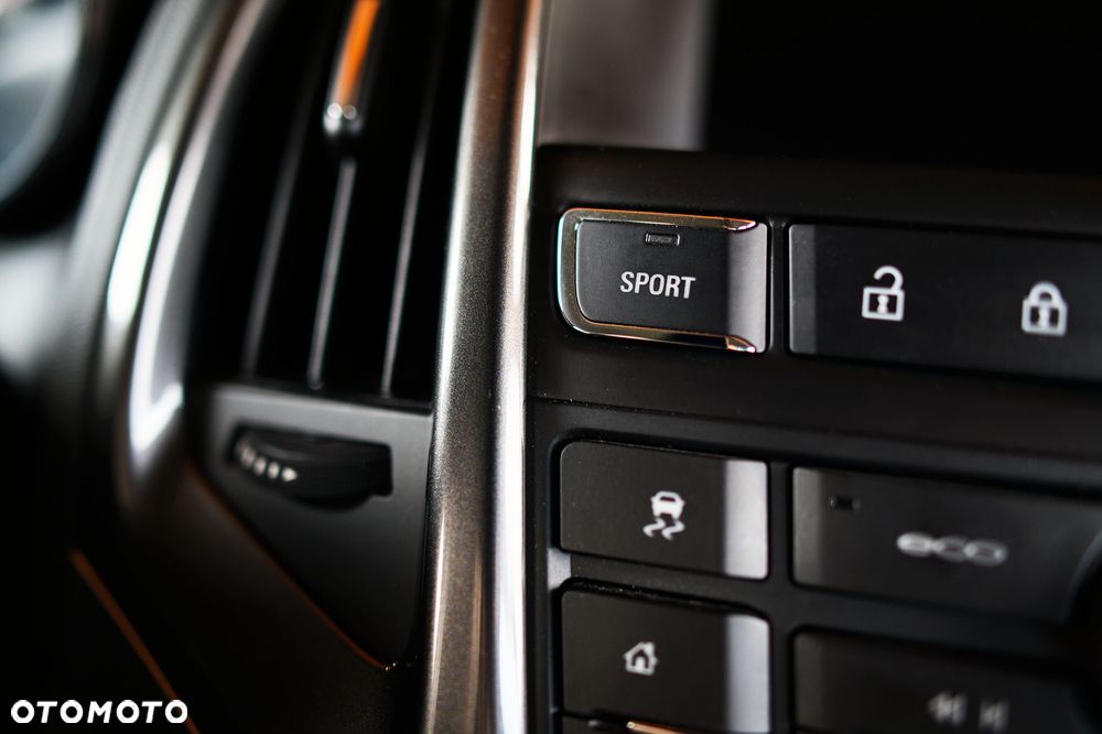 Opel Astra 1.6 SIDI Turbo ecoFLEX Start/Stop Innovation - 9