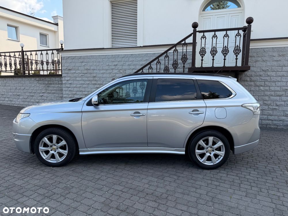 Mitsubishi Outlander 2.2 DI-D 4WD Automatik Instyle - 13