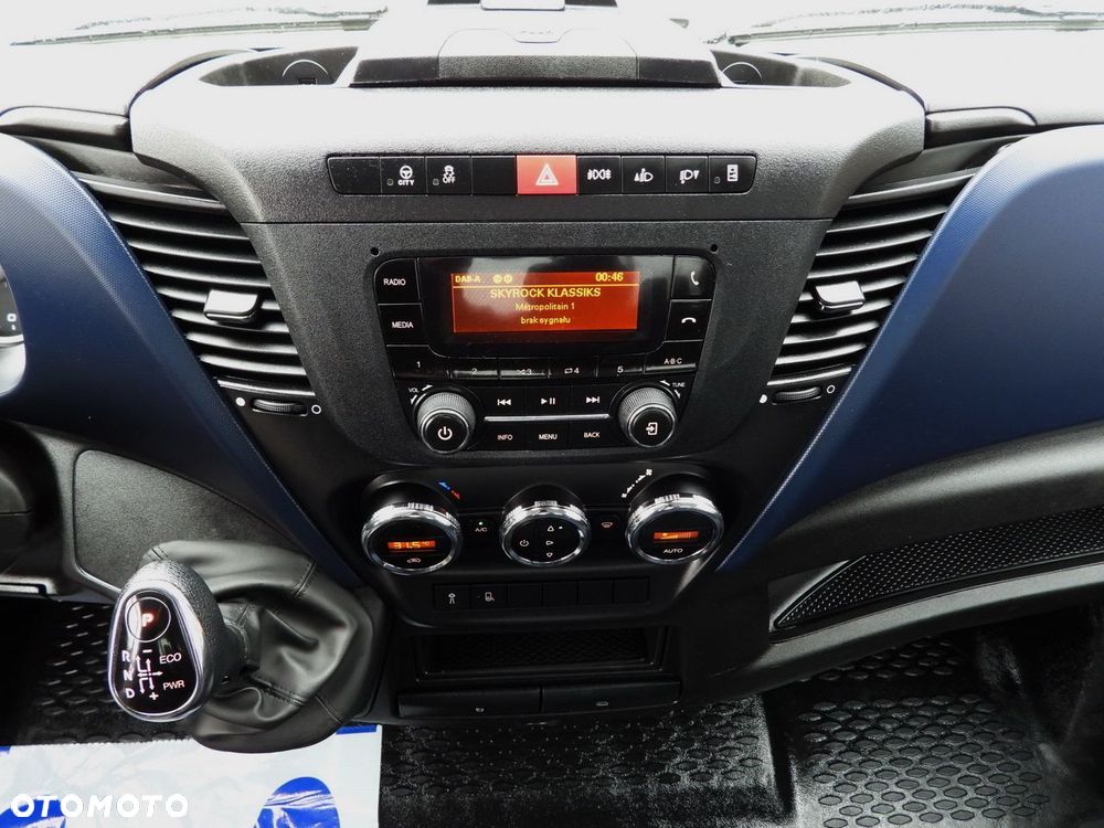 Iveco DAILY 35C18 TEMPOMAT LEDY AUTOMAT HI-MATIC BLIŹNIACZE KOŁA KLIMATYZACJA  180KM - 35