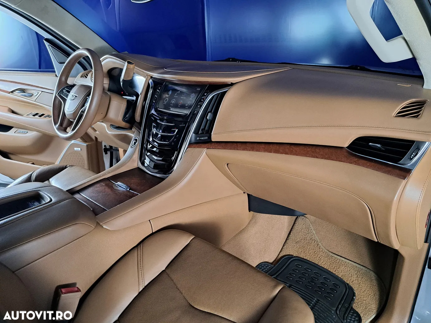 Cadillac Escalade - 23