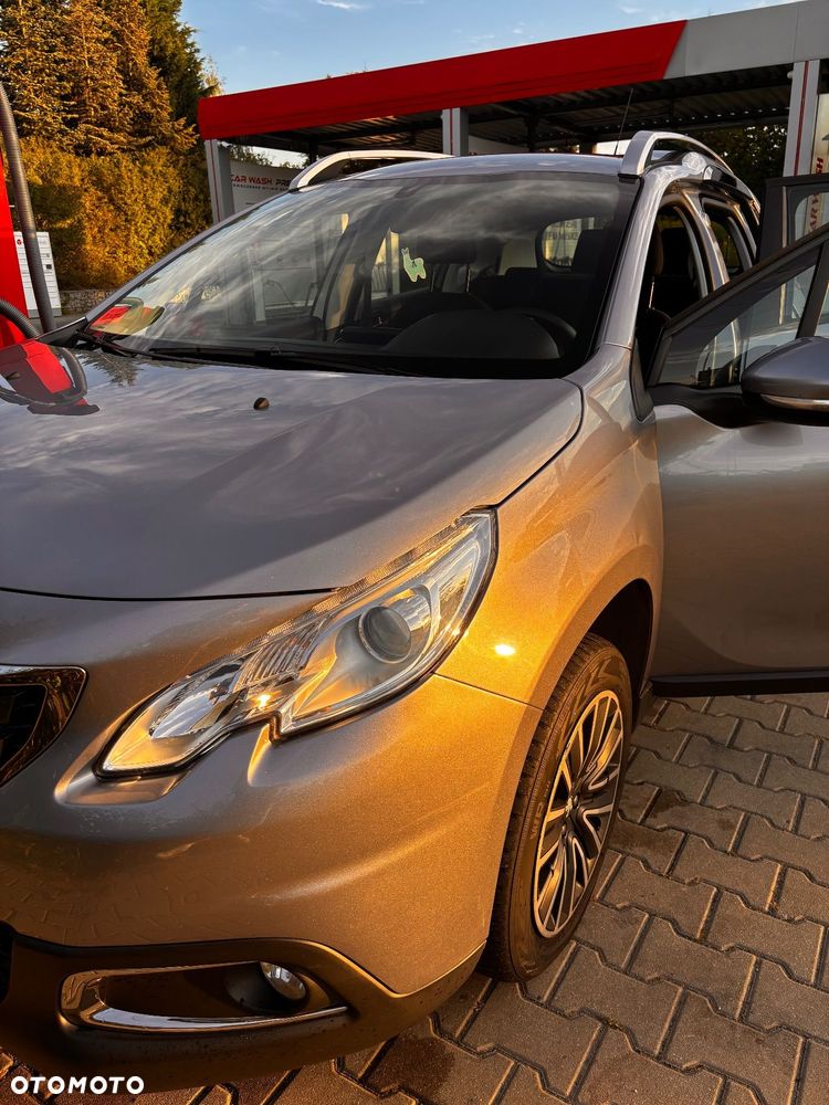 Peugeot 2008 1.2 Pure Tech Style S&S - 6