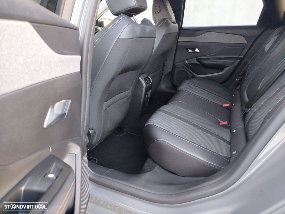 Peugeot 308 SW 1.2 PureTech Allure EAT8 - 32