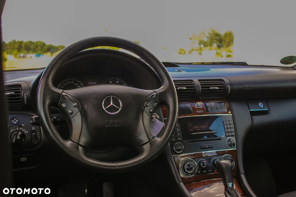 Mercedes-Benz Klasa C 180 Kompressor Automatik Classic - 24