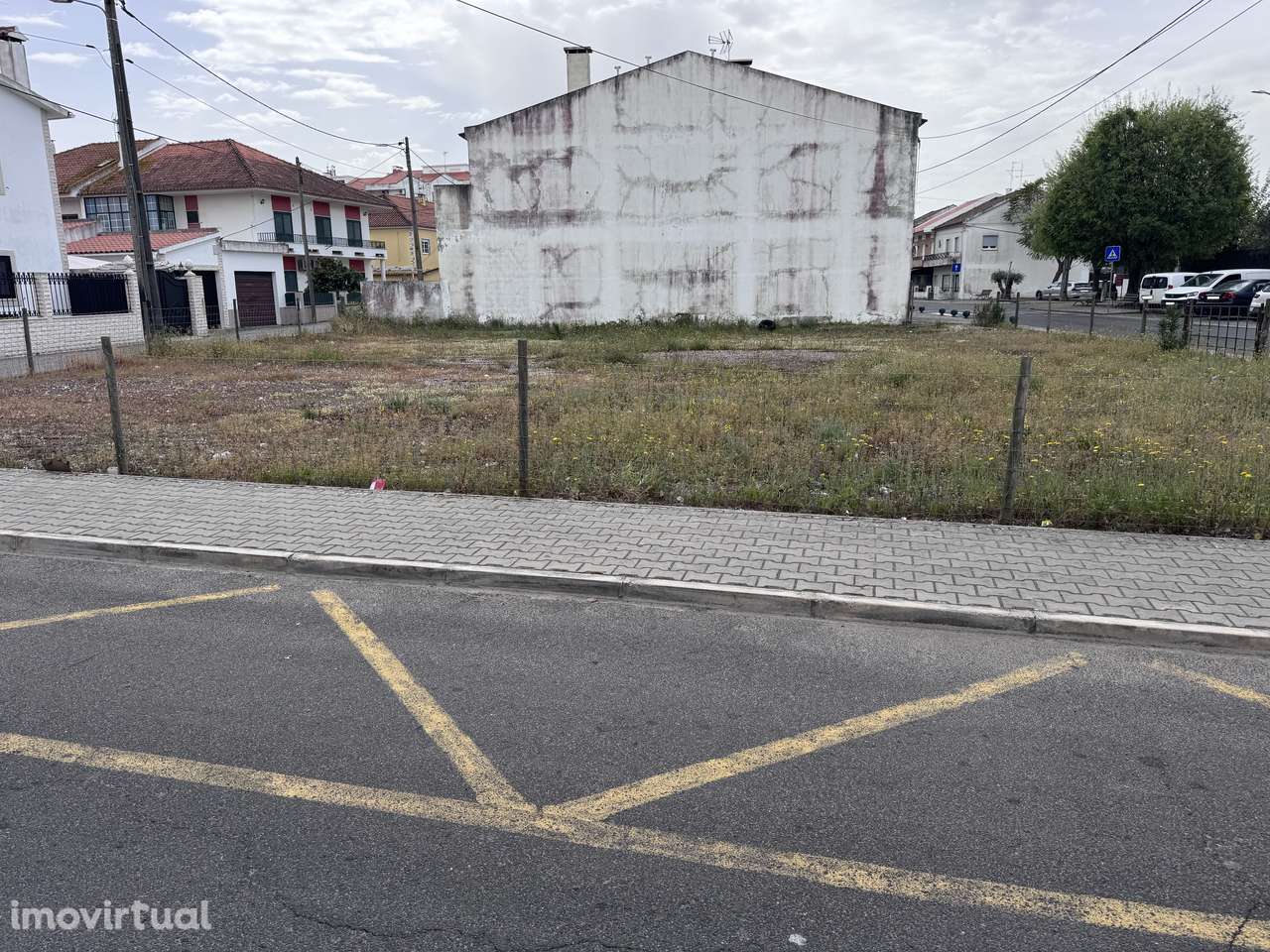 Terreno com Projecto em Fase de Licenciamento - Grande imagem: 5/6