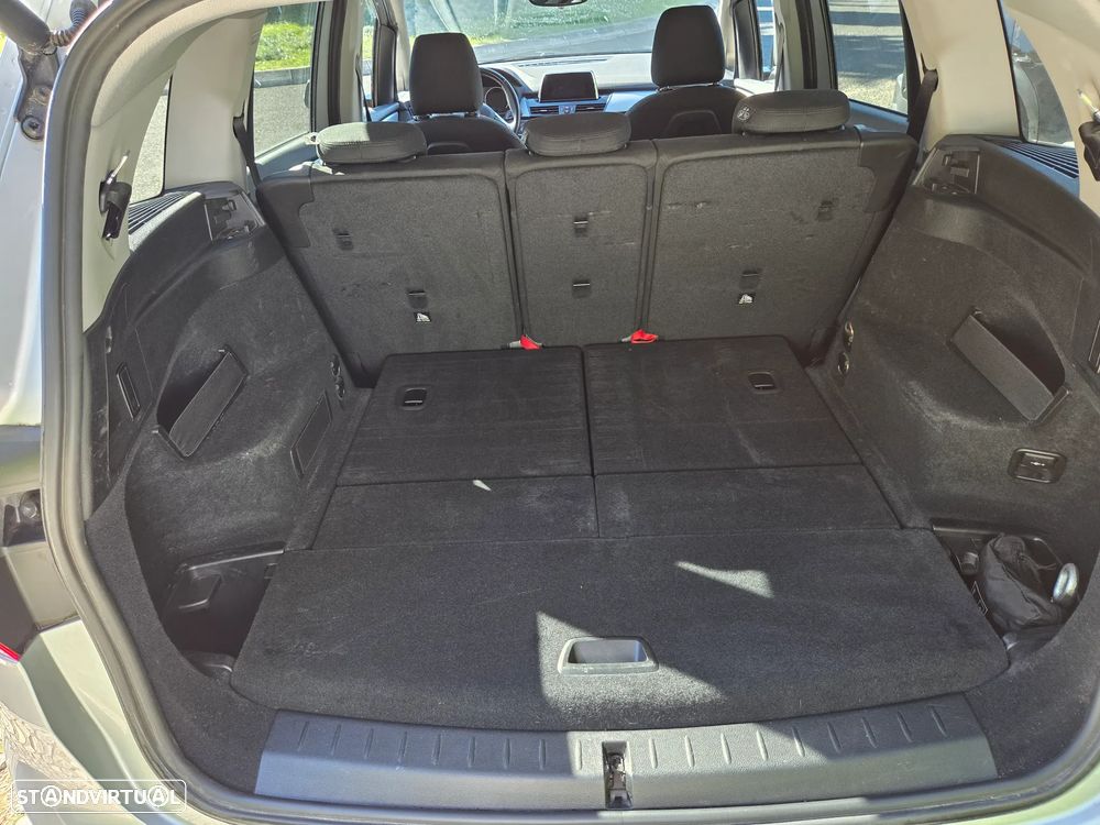 BMW 216 Gran Tourer i 7L Line Luxury - 12