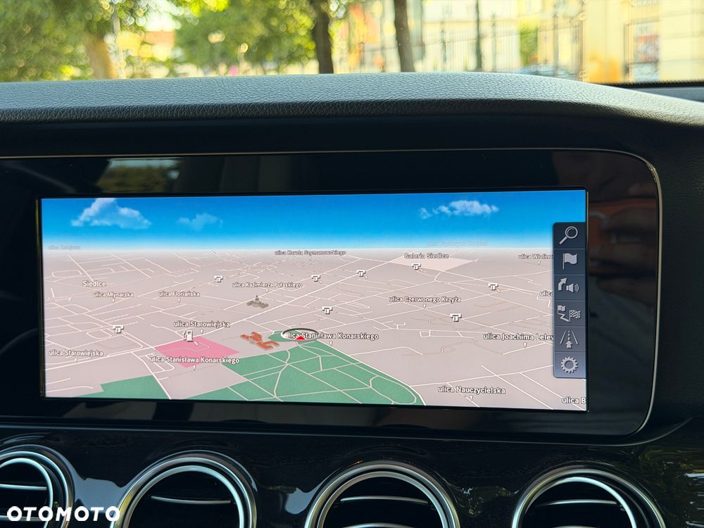 Mercedes-Benz Klasa E 300 9G-TRONIC - 28