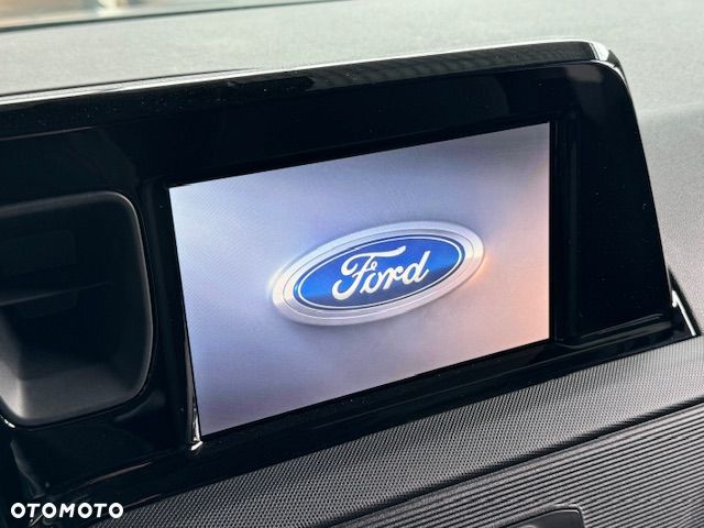 Ford Transit Courier Van - 11