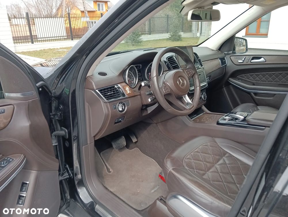 Mercedes-Benz GLS - 15