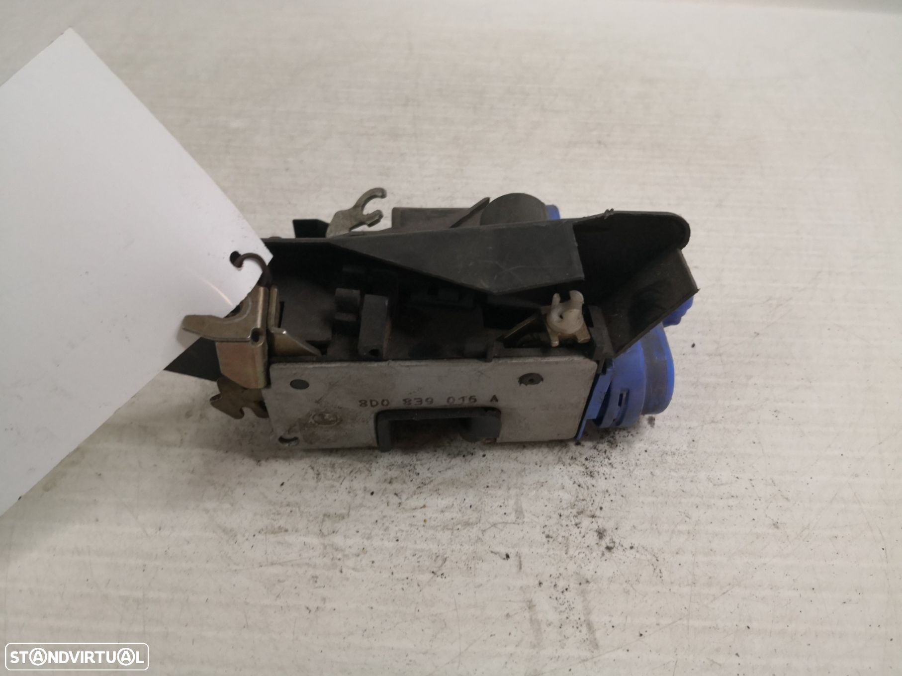 Fecho Da Porta Trás Dto Audi A4 (8D2, B5) - 1