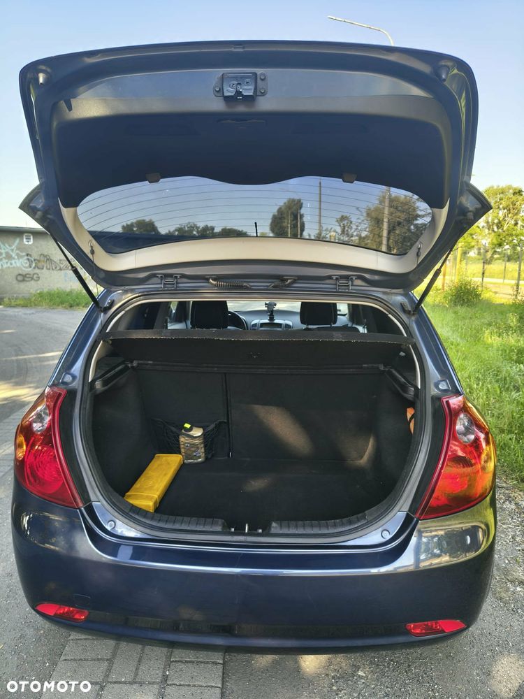 Kia Ceed - 5