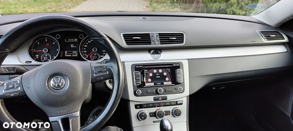 Volkswagen Passat - 2