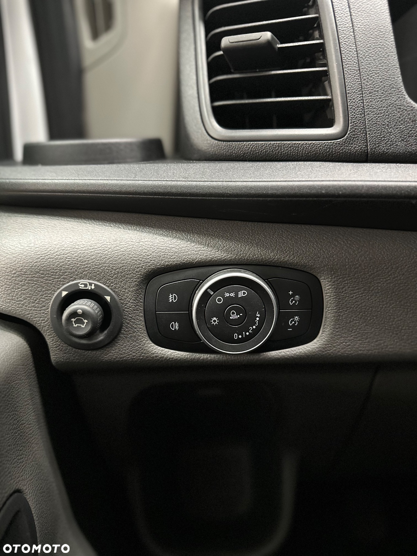 Ford Transit - 18