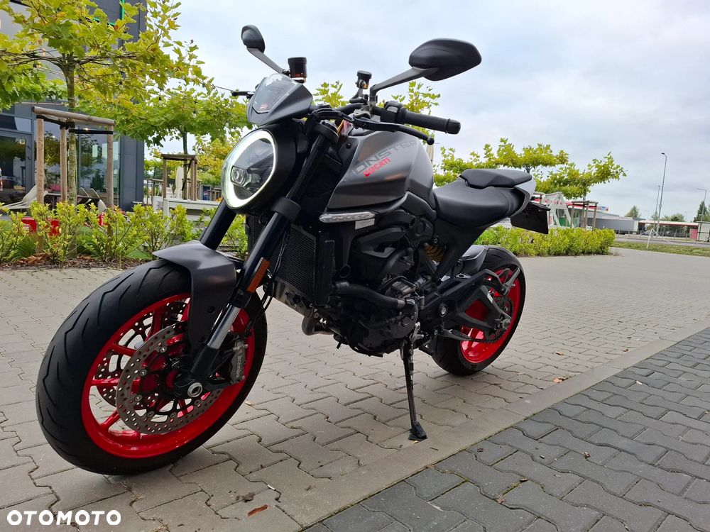 Ducati Monster - 11
