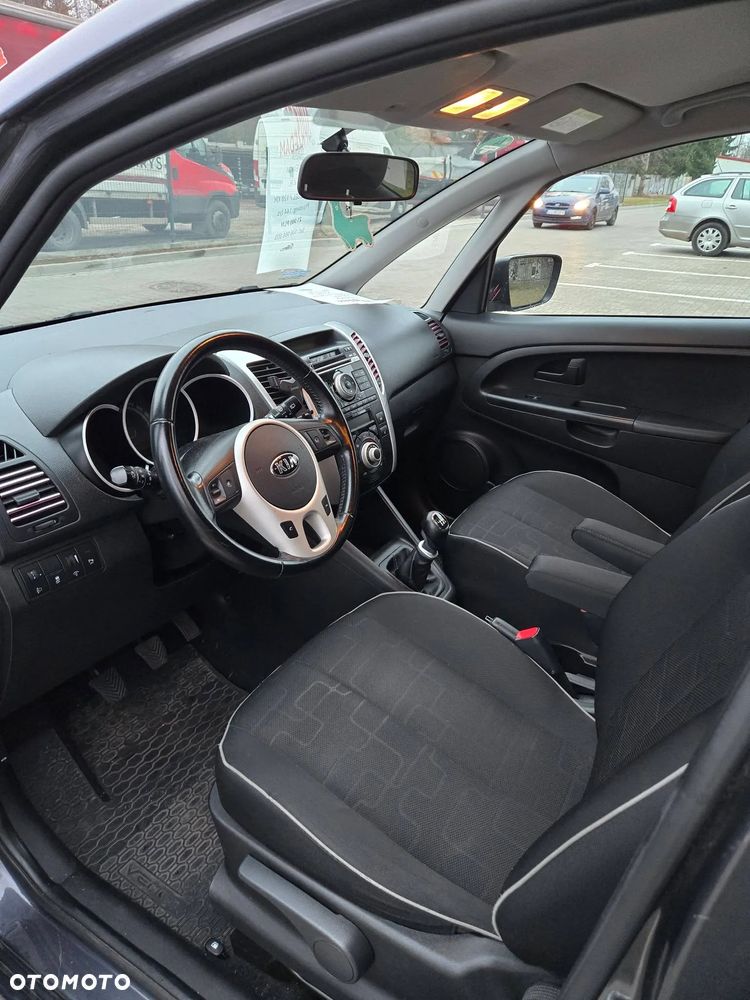 Kia Venga 1.6 CRDi M - 11