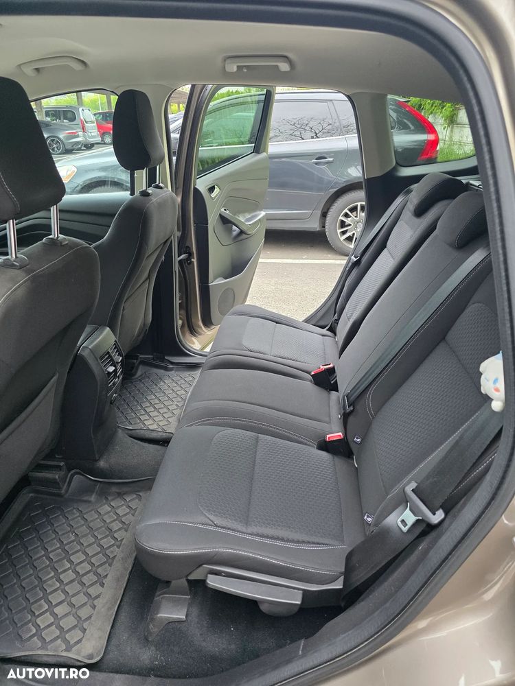 Ford Kuga - 6