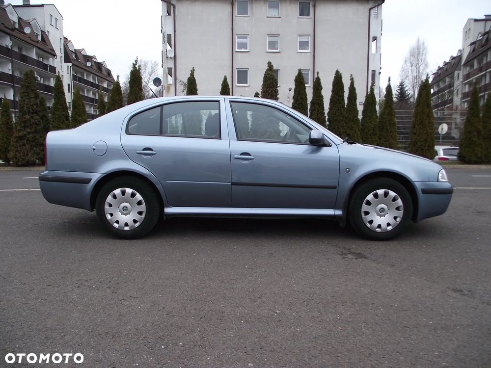 Skoda Octavia 1.6 Tour - 6