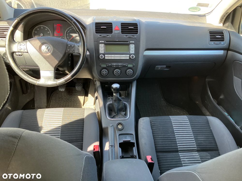 Volkswagen Golf 1.6 Q-Line - 11