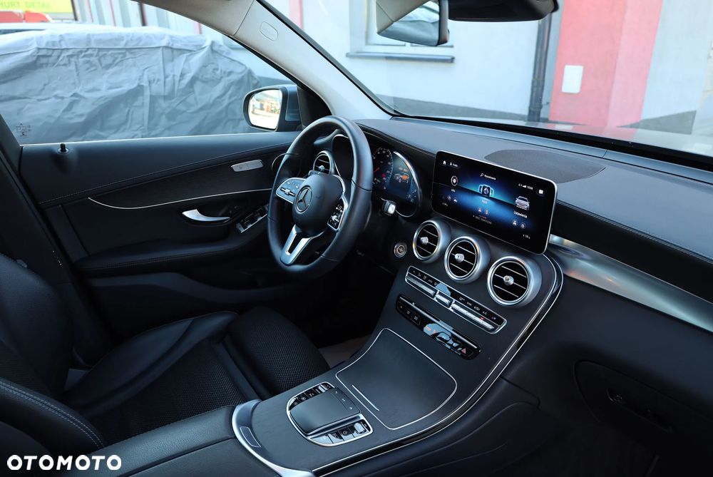 Mercedes-Benz GLC - 30