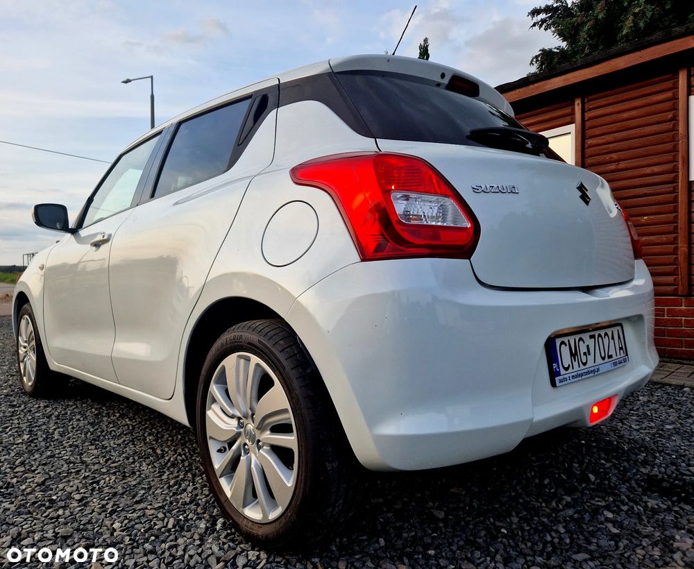 Suzuki Swift 1.2 Premium Plus - 10