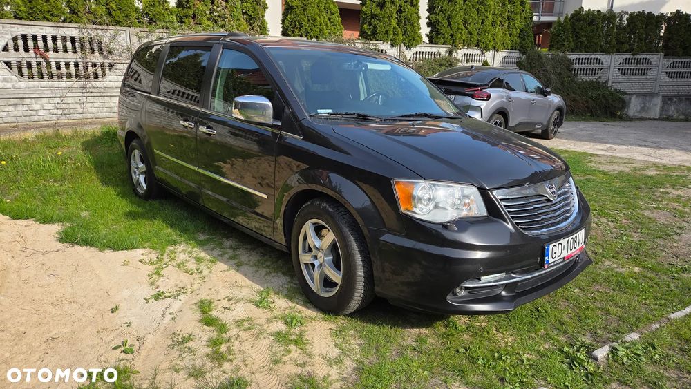 Lancia Voyager 2.8CRD Platinum - 2