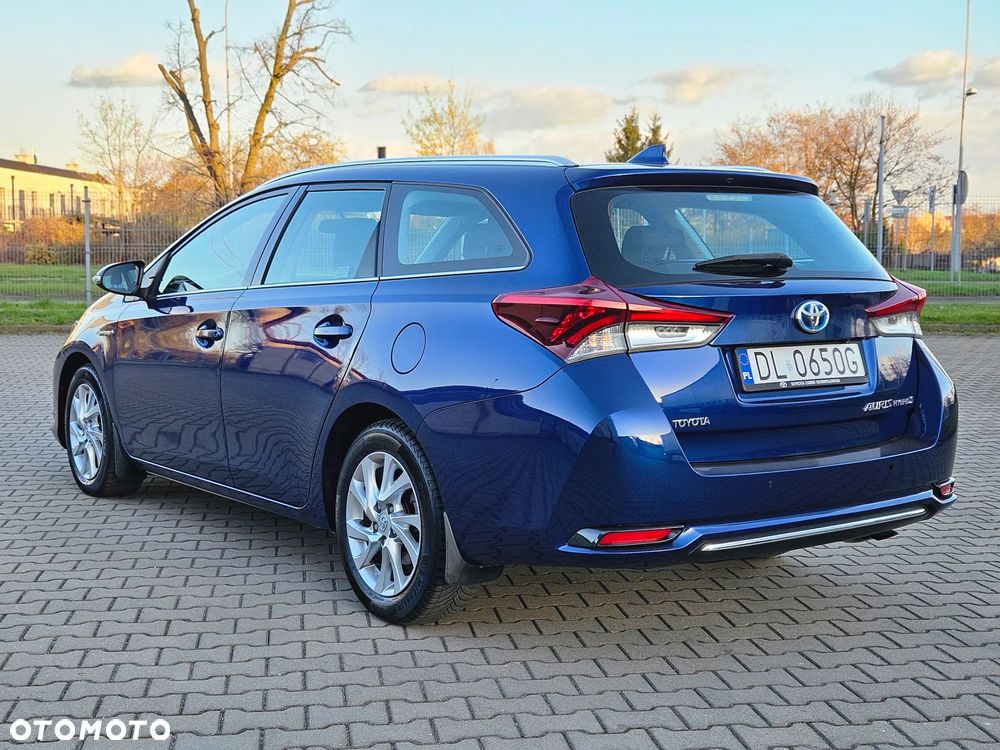 Toyota Auris Hybrid 135 Premium - 3