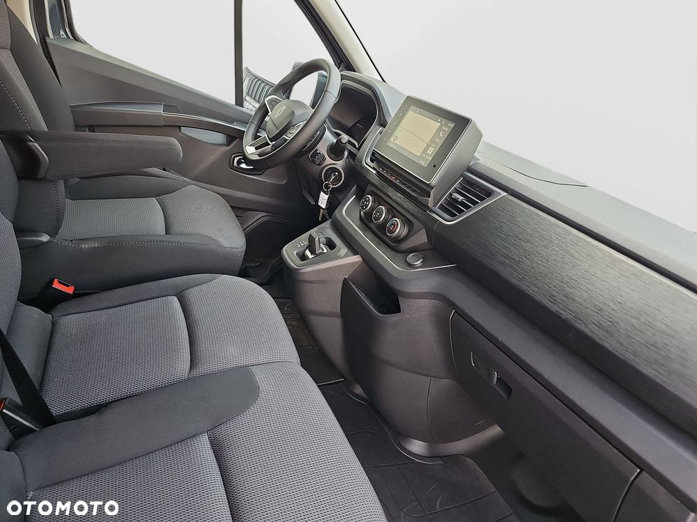 Renault Trafic - 13