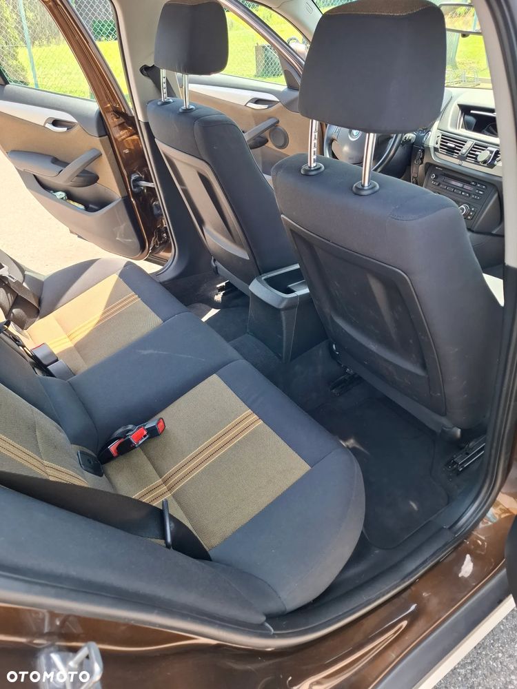 BMW X1 sDrive18d - 16