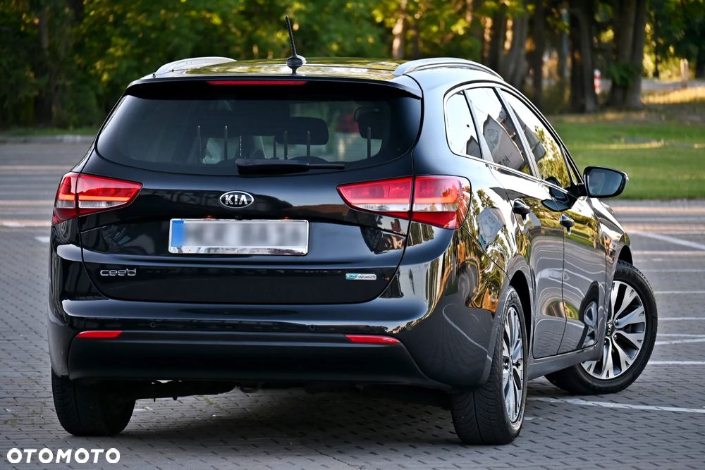 Kia Ceed 1.6 GDI ISG Spirit - 13