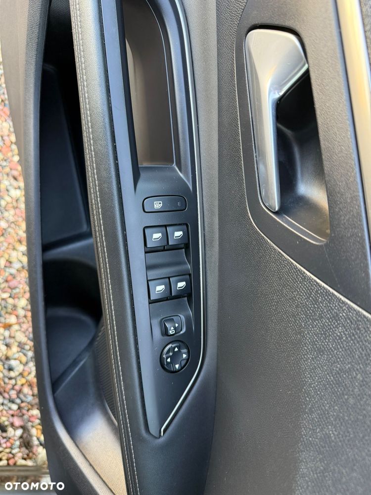 Peugeot 3008 1.5 BlueHDi Active S&S EAT8 - 20