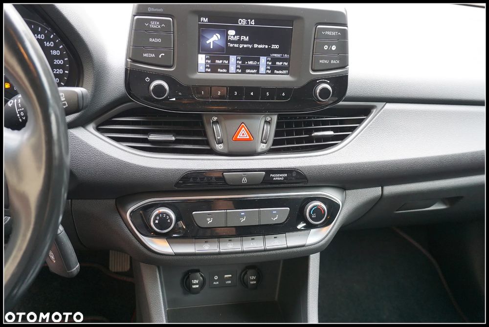 Hyundai i30 1.4 Premiere Comfort - 16