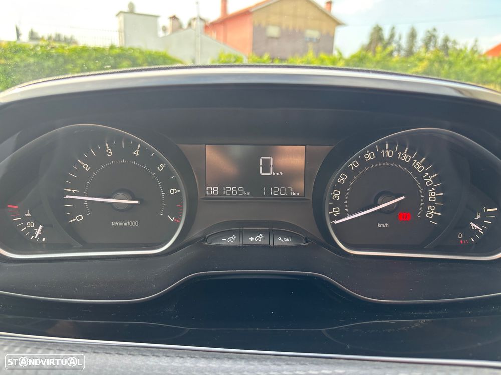 Peugeot 208 1.2 PureTech Style - 15