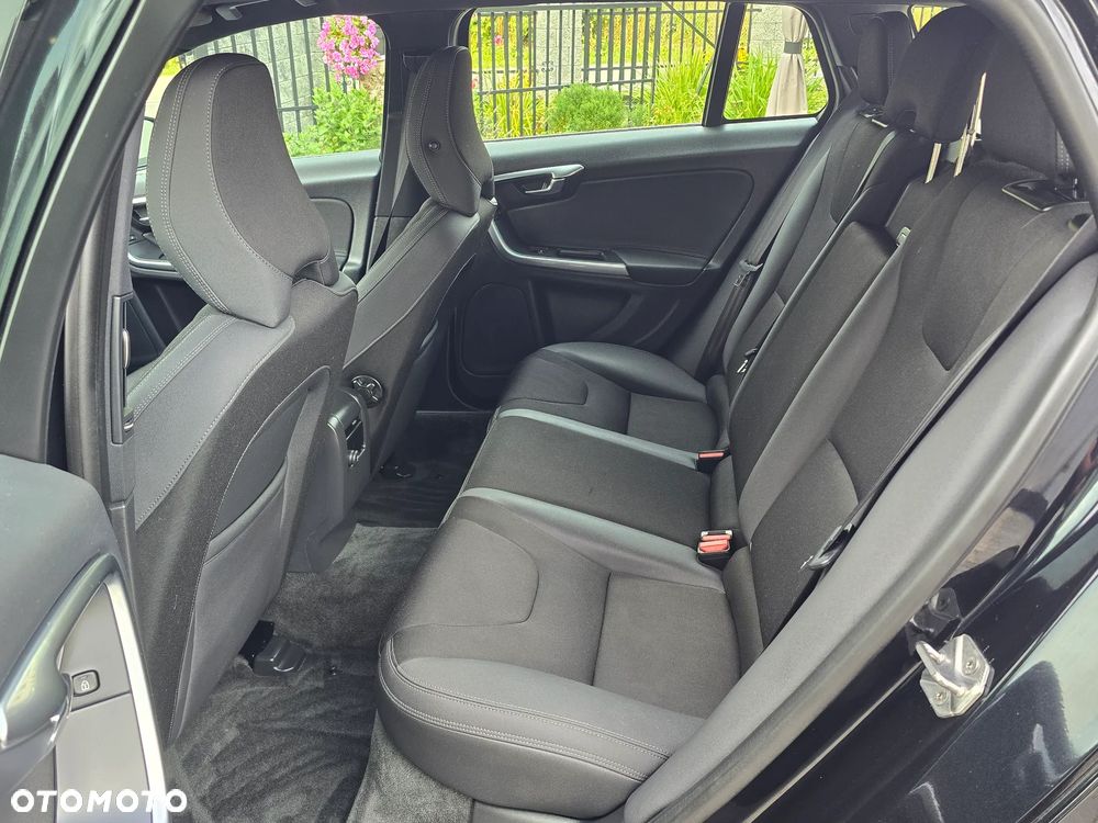 Volvo V60 D4 Summum - 21