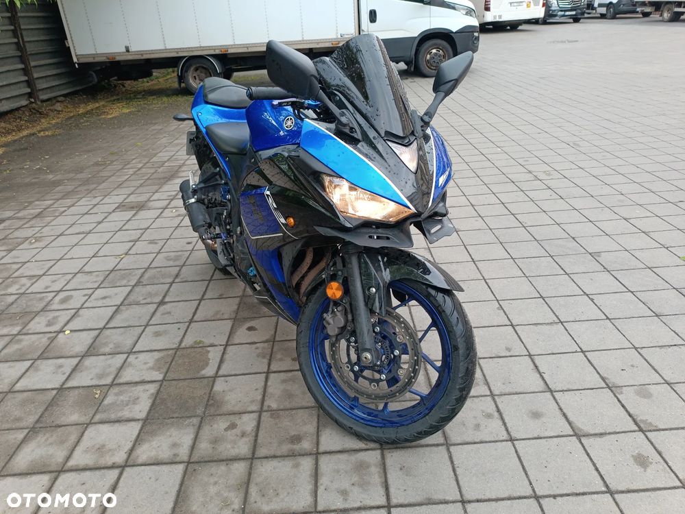 Yamaha YZF - 4