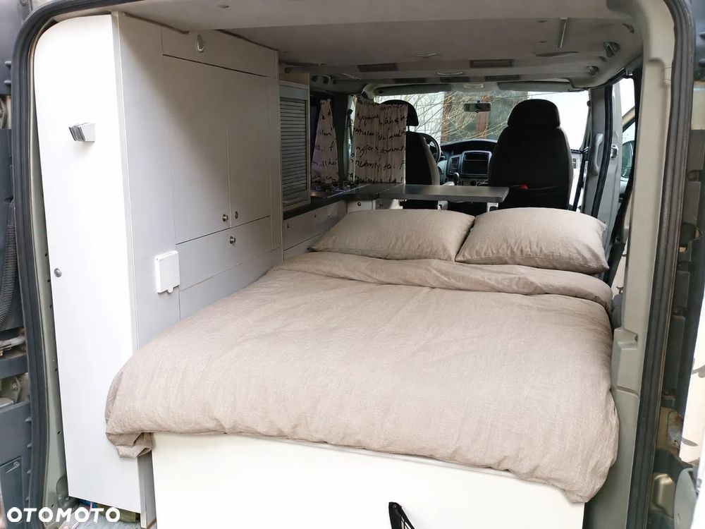 Opel Vivaro - 1